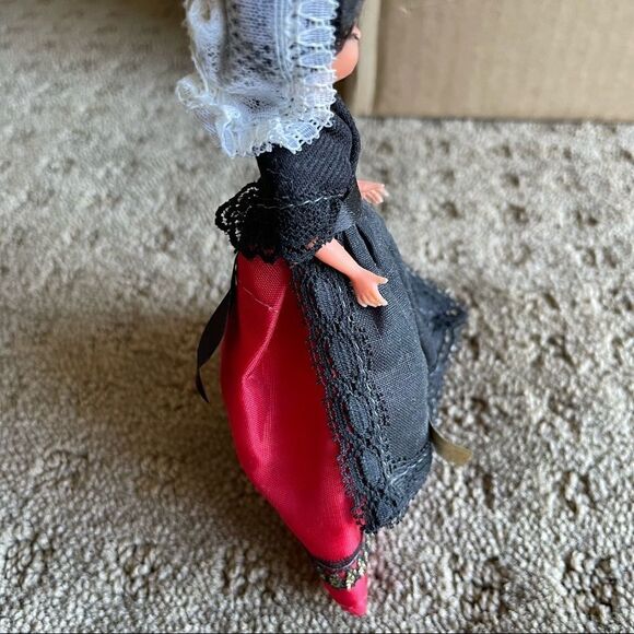 Vintage French Costume Doll from the Town of  Guérande/ Loire Atlantique - Picture 5 of 7